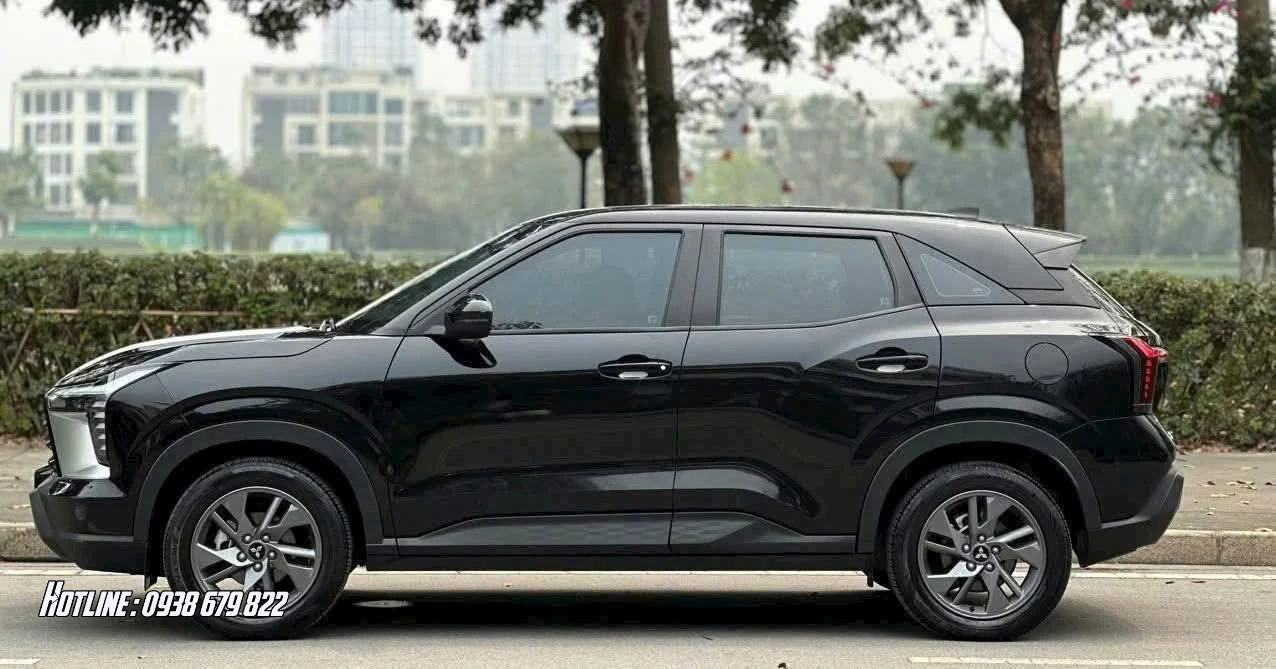 Mitsubsihi Xforce GLX màu đen 2026 Giá lăn bánh, hình ảnh thực tế và ưu đãi trong tháng